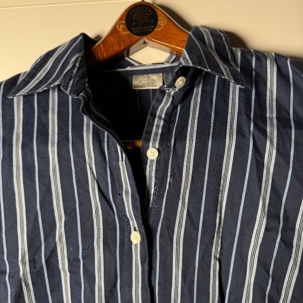 Van Heusen Studio Stretch Button Down Women's Shi… - image 7